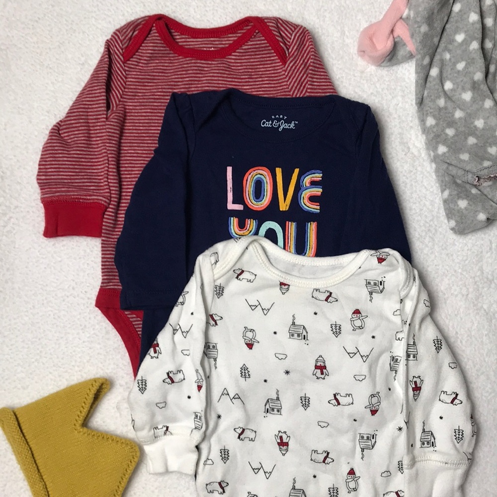 🌻 3/25 🌻 0-3 Mo Infant Bundle - Picture 3 of 8